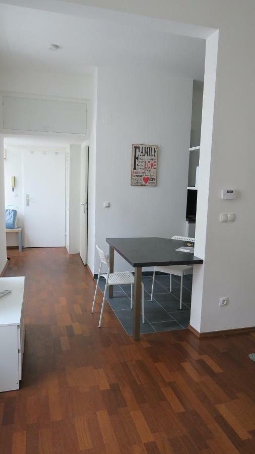 2 Zimmer Wohnung فيينا المظهر الخارجي الصورة